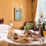 فندق Western Premier Grand Russischer Hof 4*