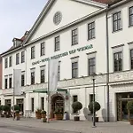 فندق Western Premier Grand Russischer Hof