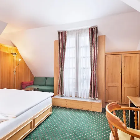 Western Premier Grand Russischer Hof Hotel 4*