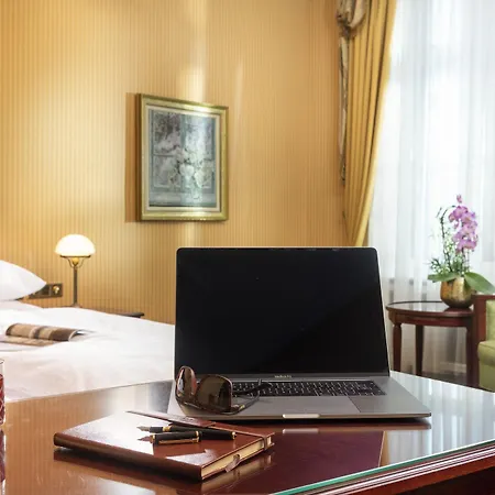 Western Premier Grand Russischer Hof Hotel 4*