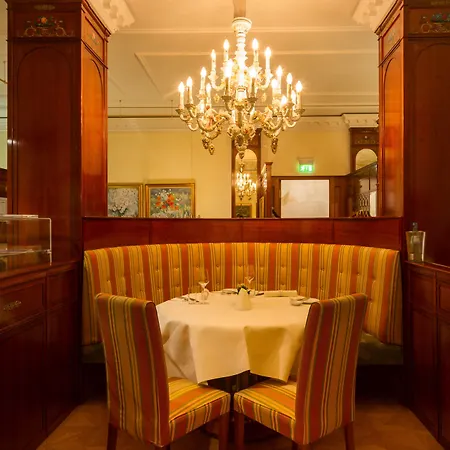 Hotell Western Premier Grand Russischer Hof 4*