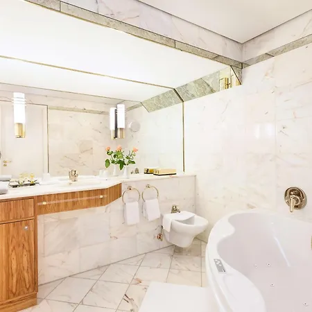 Western Premier Grand Russischer Hof 4*