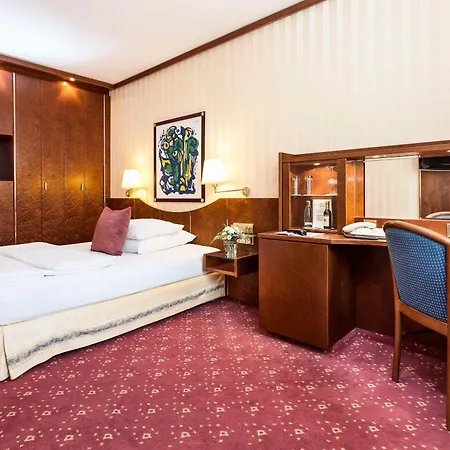 Western Premier Grand Russischer Hof Hotell