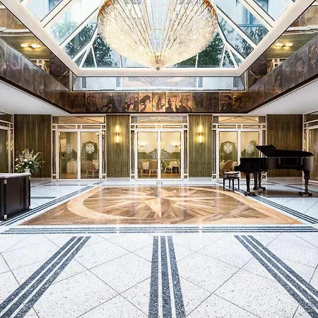 Hotel Western Premier Grand Russischer Hof 4*