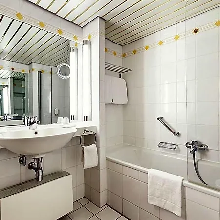 Western Premier Grand Russischer Hof Hotel 4*