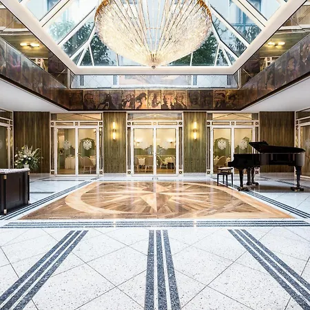 Hotel Western Premier Grand Russischer Hof 4*