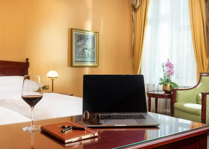 Western Premier Grand Russischer Hof Otel 4*