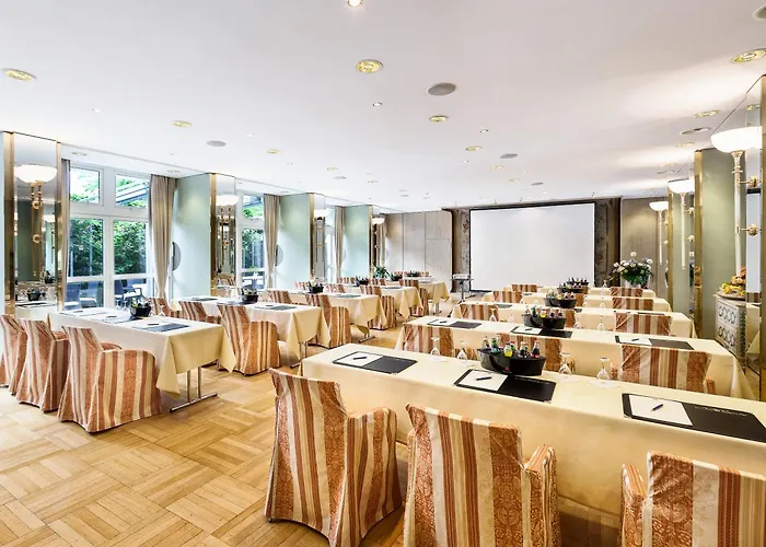 Otel Western Premier Grand Russischer Hof