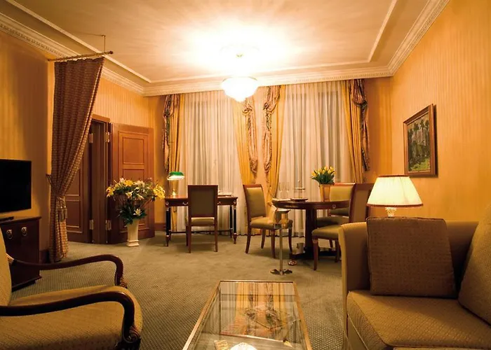 Western Premier Grand Russischer Hof Hotel 4*