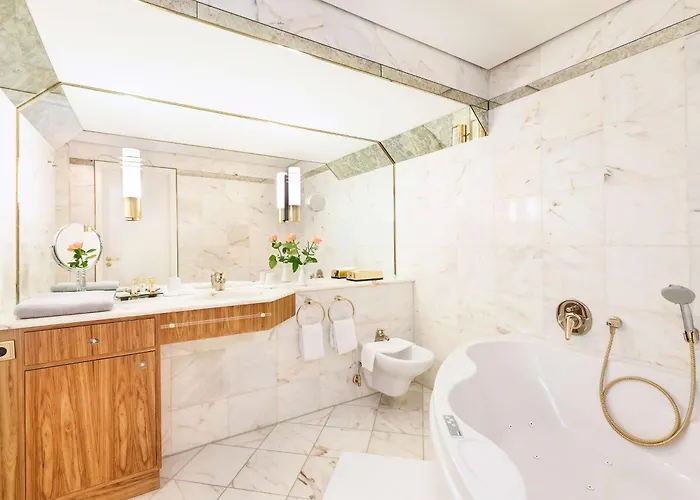 Western Premier Grand Russischer Hof 4*